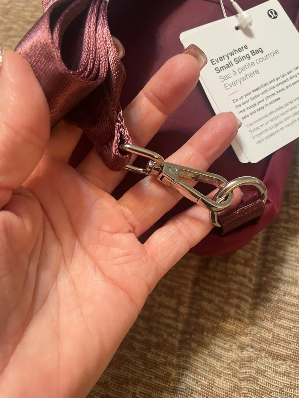 Lululemon everywhere small sling bag burgundy